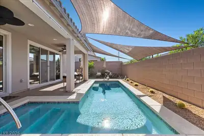 40 Flora Sagio Avenue Pool