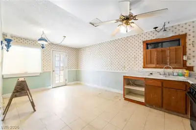 428 Bolsa Drive, Las Vegas, NV 89110 