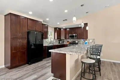1560 Arabian Drive, Henderson, NV 89002 Kitchen