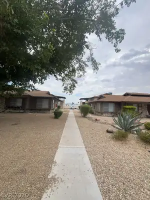2658 Kline Circle 2, Las Vegas, NV 89121 Yard