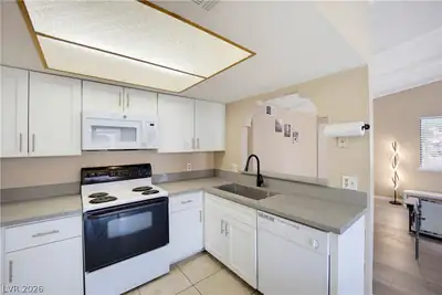 4752 Obannon Drive D, Las Vegas, NV 89102 Kitchen