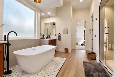 10 Caminito Amore, Henderson, NV 89011 Primary Bathroom