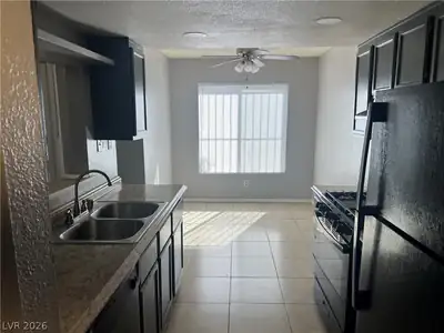2853 Wheelwright Drive B, Las Vegas, NV 89121 Kitchen