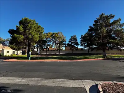 1900 North Torrey Pines Drive 101, Las Vegas, NV 89108 Yard