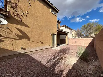 3533 Terraza Mar Avenue Yard