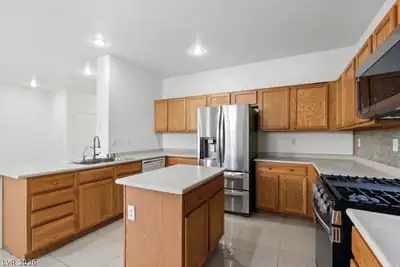 7369 Chrome Hill Street, Las Vegas, NV 89139 Kitchen