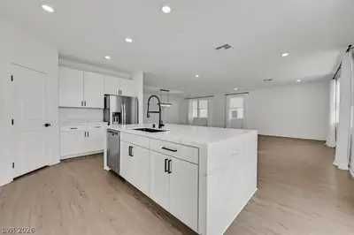 6923 Elysian Valley Avenue, Las Vegas, NV 89113 Kitchen