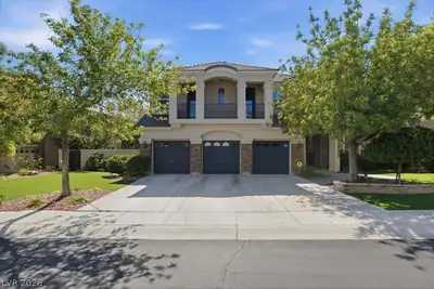 9521 Queen Charlotte Drive, Las Vegas, NV 89145 Front of Structure