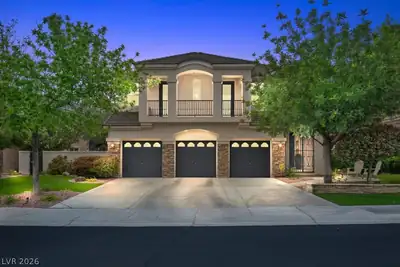 9521 Queen Charlotte Drive, Las Vegas, NV 89145 Front of Structure