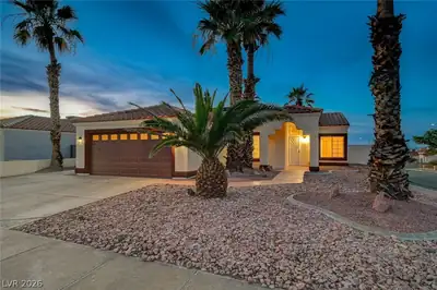400 Breeze Way, Henderson, NV 89015 Front of Structure