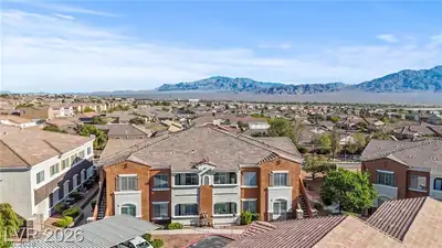 9303 Gilcrease Avenue 2202 Las Vegas, NV 89149