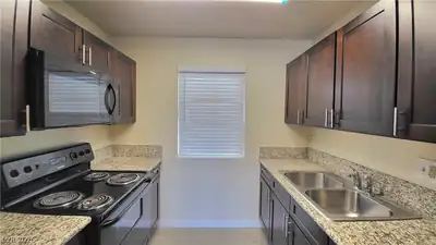 218 MERLAYNE Drive 2, Henderson, NV 89011 Kitchen