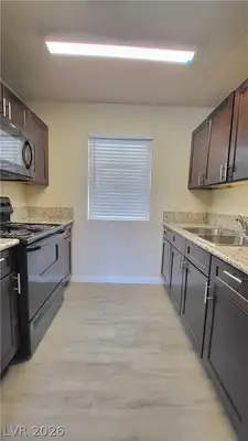 218 MERLAYNE Drive 2, Henderson, NV 89011 Kitchen