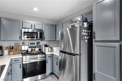 6674 Churnet Valley Avenue, Las Vegas, NV 89139 Kitchen