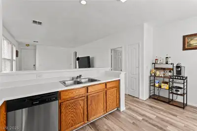 5023 Droubay Drive, Las Vegas, NV 89122 Kitchen