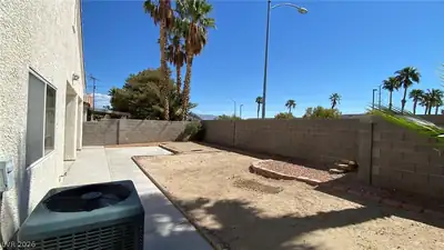 3320 Moon River Street, Las Vegas, NV 89129 Yard