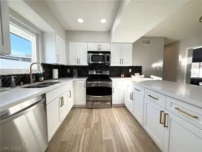 1526 East Twain Avenue, Las Vegas, NV 89169 Kitchen