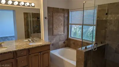 2670 Ridgewater Circle, Henderson, NV 89074 Primary Bathroom