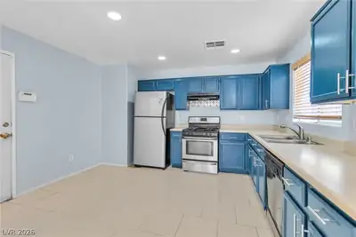 5178 Paradise Skies Avenue, Las Vegas, NV 89156 Kitchen
