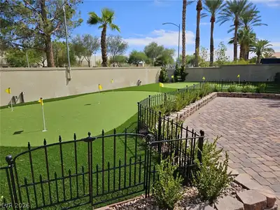 8175 Arville Street 33, Las Vegas, NV 89139 Yard
