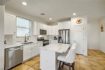 996 Water Cove Street, Henderson, NV 89011 Kitchen