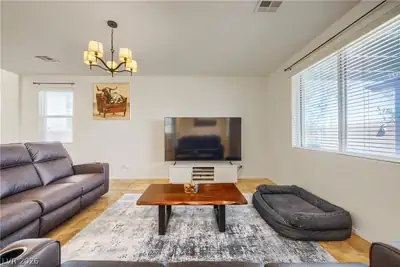 996 Water Cove Street, Henderson, NV 89011 Living Room