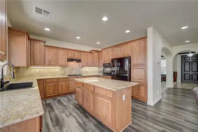 640 Blue Crystal Creek Road, Henderson, NV 89002 Kitchen