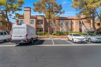 9325 West Desert Inn Road 177, Las Vegas