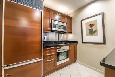 135 East Harmon Avenue 3520, Las Vegas, NV 89109 