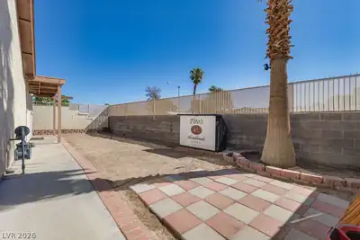7242 Vireo Drive, Las Vegas, NV 89147 Yard