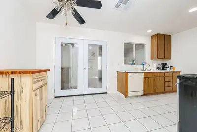 7242 Vireo Drive, Las Vegas, NV 89147 Kitchen