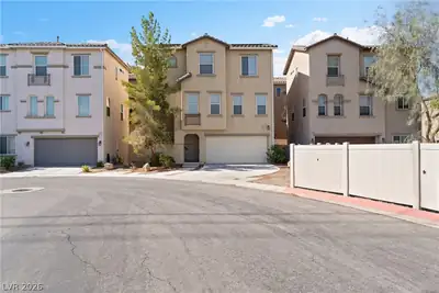 1241 Gingerbread Man Avenue Las Vegas, NV 89183