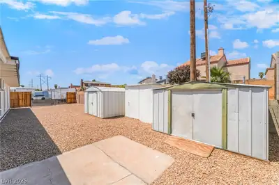 5402 Tahoe Drive, Las Vegas, NV 89142 Yard