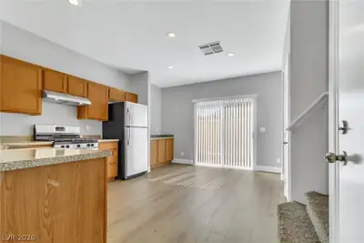 887 Blushing Rose Place, Henderson, NV 89052 Kitchen