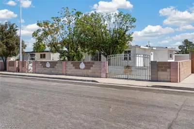 1721 Ardmore Street, Las Vegas, NV 89104 Front of Structure
