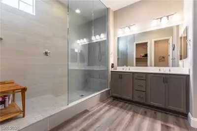 740 Omaggio Place, Henderson, NV 89011 Primary Bathroom
