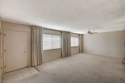 6208 Casada Way, Las Vegas, NV 89107 