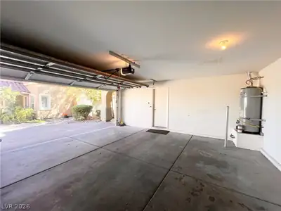 6067 West Dewey Drive, Las Vegas, NV 89118 Garage