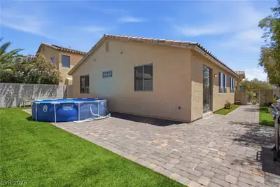5575 Cresent Valley Street, Las Vegas, NV 89148 Patio