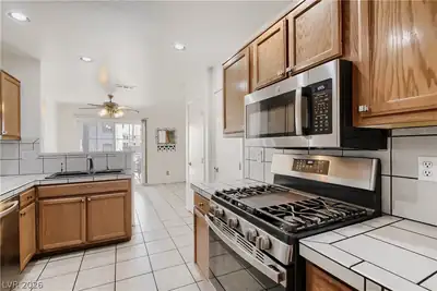 8212 Dream Star Court, Las Vegas, NV 89145 Kitchen