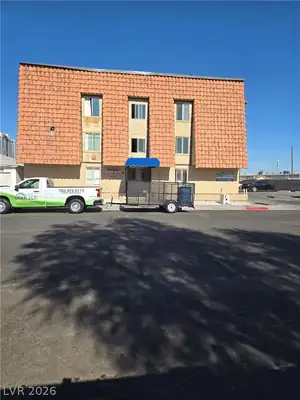 305 North 10th Street 30 Las Vegas, NV 89101