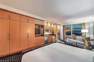 2000 Fashion Show Drive 5018, Las Vegas, NV 89109 Bedroom