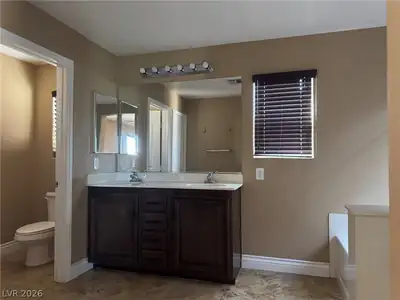 11022 Cherokee Landing Street, Las Vegas, NV 89179 Primary Bathroom