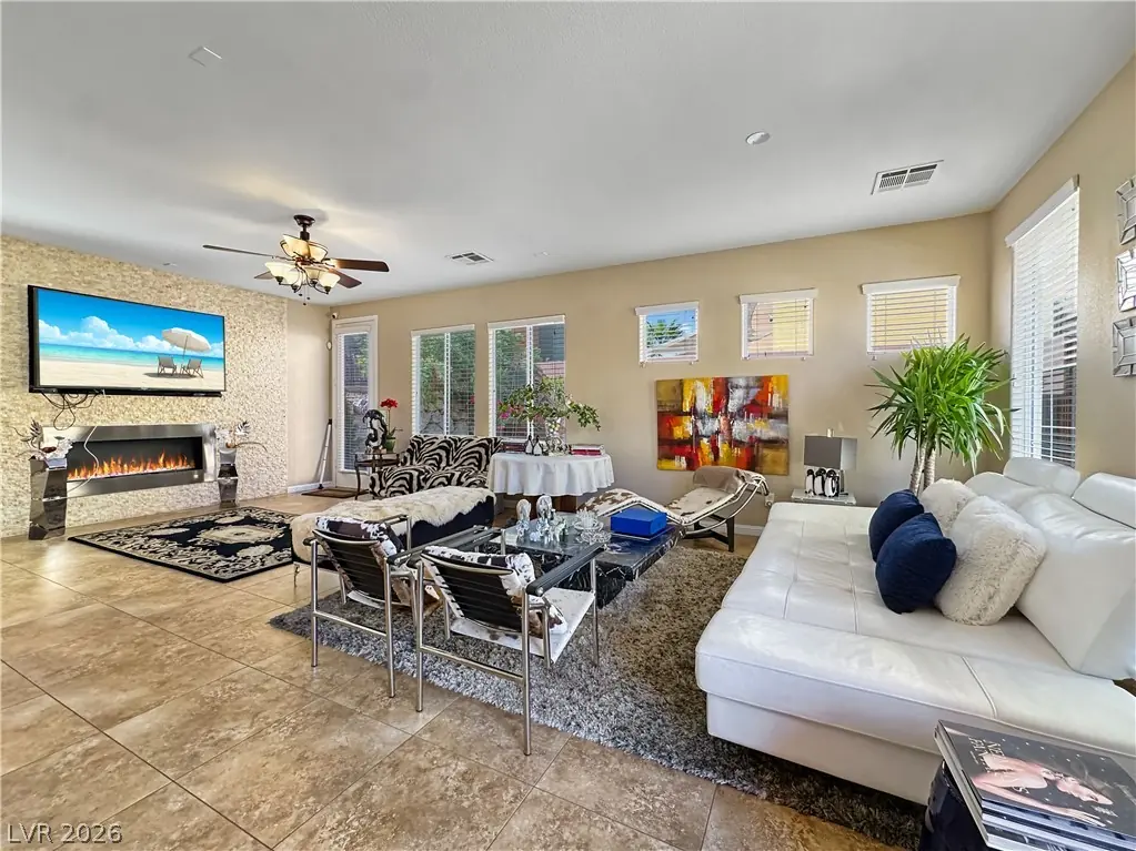 8122 Retriever Avenue, Las Vegas, NV 89147