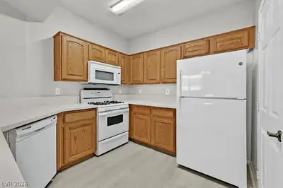 5855 VALLEY Drive 2185, North Las Vegas, NV 89031 Kitchen