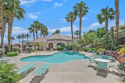 5855 VALLEY Drive 2185, North Las Vegas, NV 89031 Pool