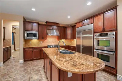 7509 Via Fiorentino Street, Las Vegas, NV 89131 Kitchen