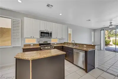 10028 Pinnacle View Place, Las Vegas, NV 89134 Kitchen