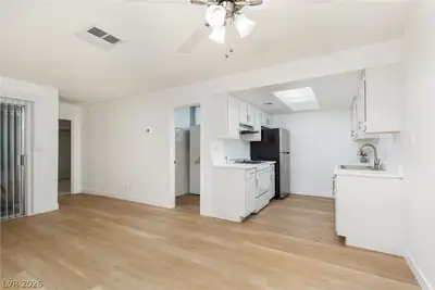 449 North Lamb Blvd G, Las Vegas, NV 89110 Kitchen