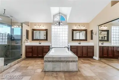 7 Crown Valley Drive, Henderson, NV 89074 Primary Bathroom